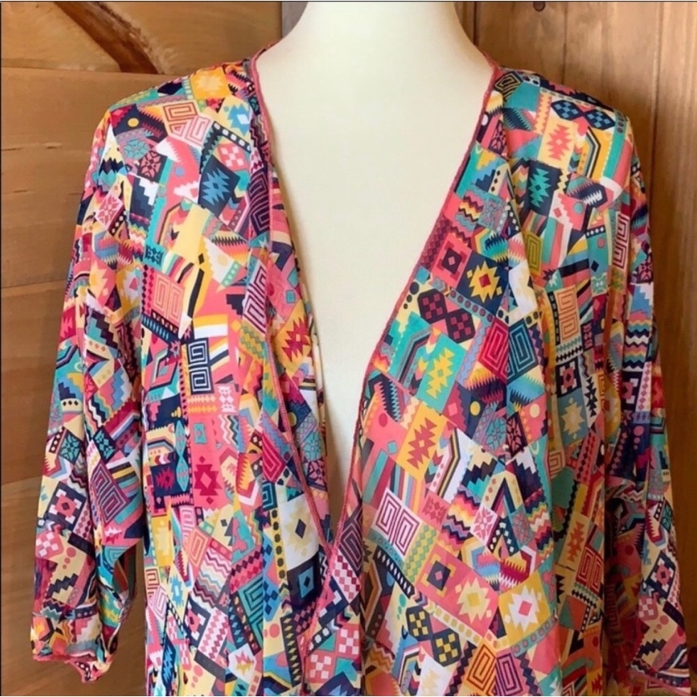 LuLaRoe Shirley sheer Kimono duster Aztec
Print. Size Medium. - Picture 2 of 6
